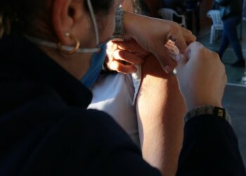 4ª dose da vacina contra a Covid-19 está disponível para pessoas acima de 30 anos em Sapiranga