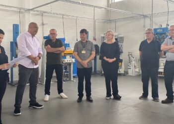 Escola do Sapato é inaugurada em Sapiranga com curso de corte e costura