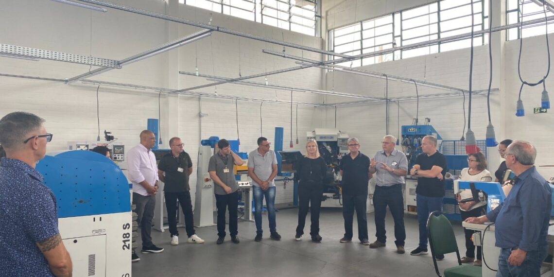Escola do Sapato é inaugurada em Sapiranga com curso de corte e costura