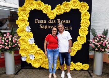 Rosa Camargo e esposo na Festa das Rosas em 2019 Fotos: Divulgação