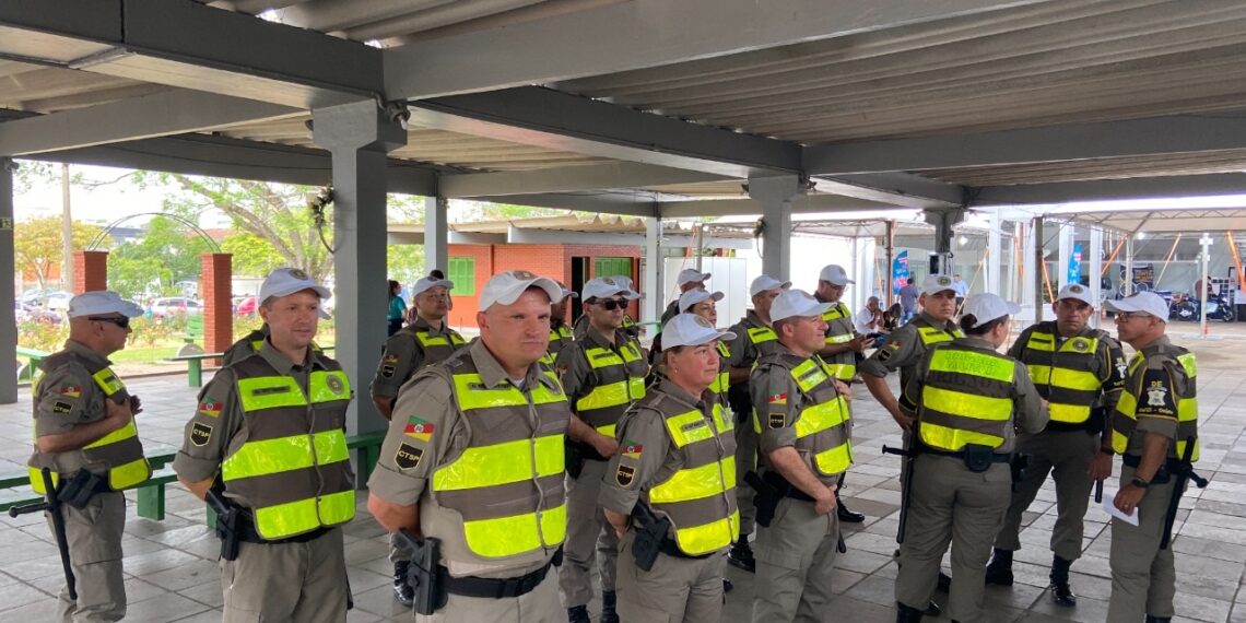 Com público de 150 mil pessoas, Festa das Rosas não registrou graves ocorrências