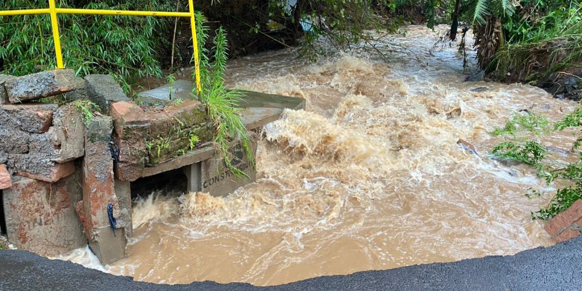 Chuva causa alagamentos e diversos transtornos em cidades da região