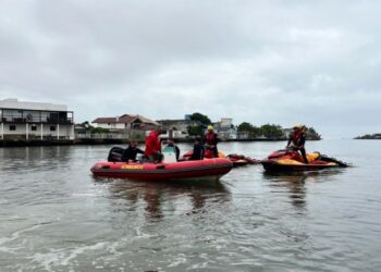 Bombeiros trabalham com duas equipes de mergulhadores, além de três botes e duas motos aquáticas nas águas do Mampituba - Foto: Ascom / CBMRS