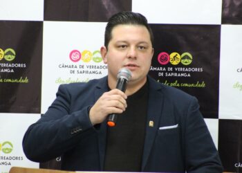 Vereador Tiago Moraes na presidência da Câmara
