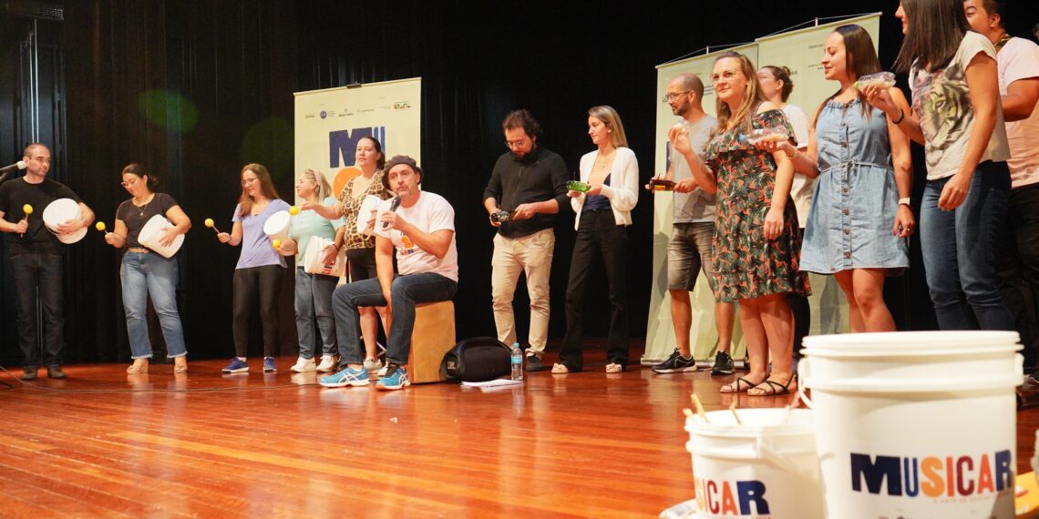 Professores de Campo Bom participam de formação musical como ferramenta de ensino