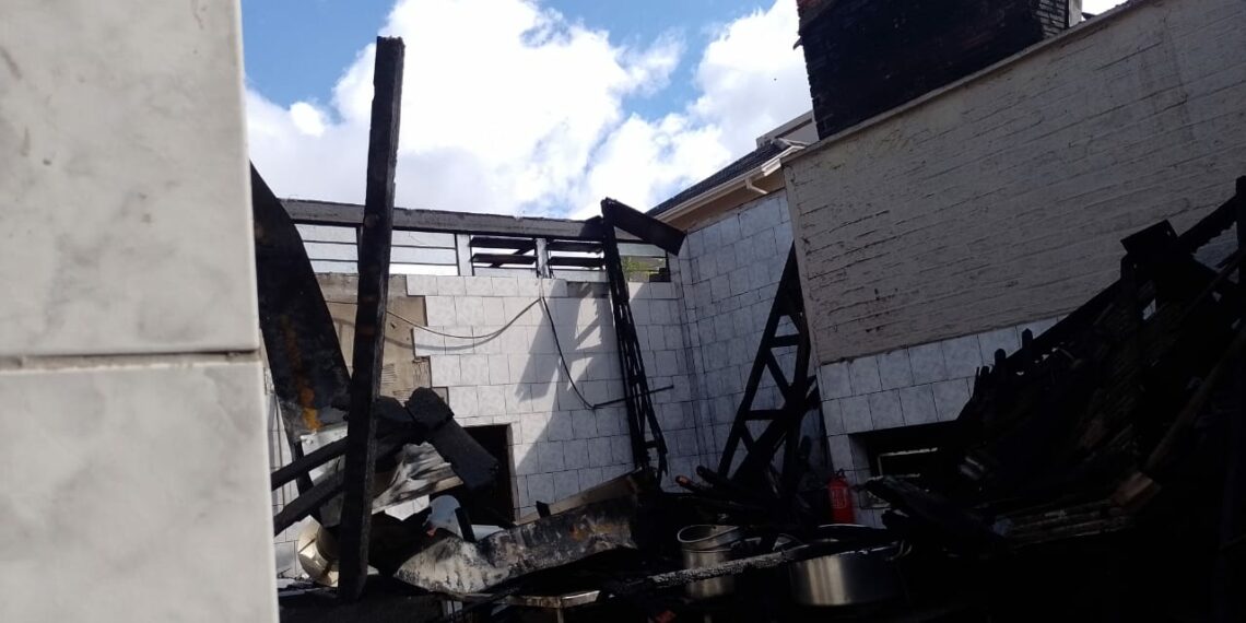 Incêndio destrói cozinha de sociedade em Nova Hartz