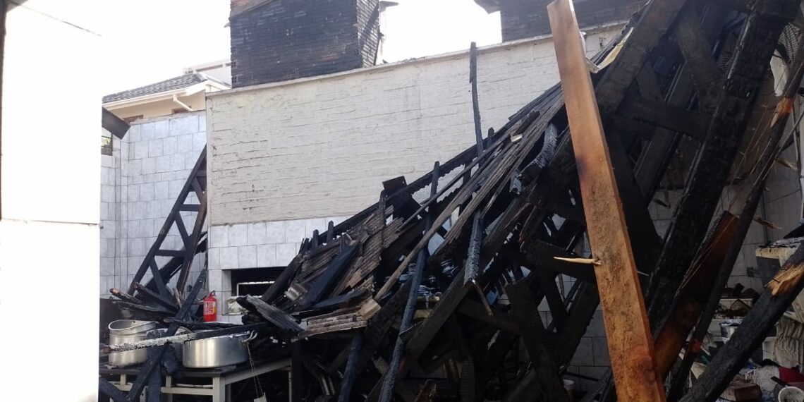 Incêndio destrói cozinha de sociedade em Nova Hartz
