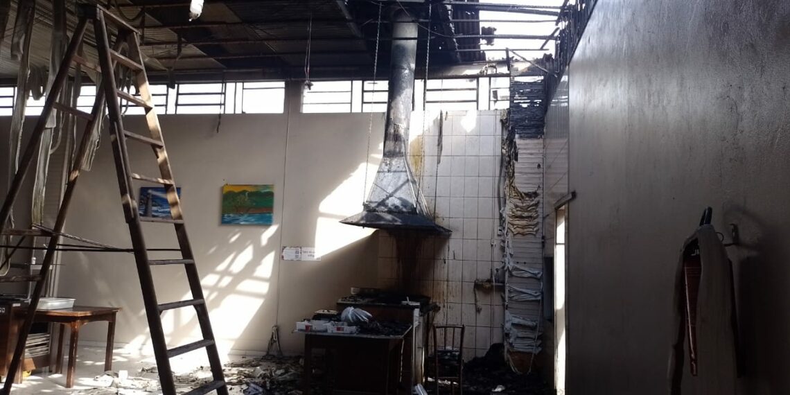Incêndio destrói cozinha de sociedade em Nova Hartz