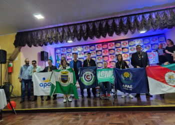 Atleta sapiranguense recebe Honraria do Capitão Dunga