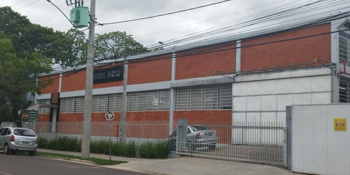 Sindicatos avaliam sequência de demissões em massa da Arezzo