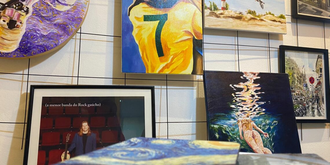 O novo estúdio de Mauro Vila Real reúne diversas obras do artista em Sapiranga