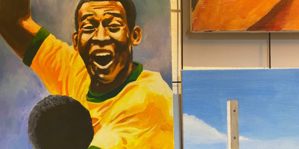O novo estúdio de Mauro Vila Real reúne diversas obras do artista em Sapiranga
