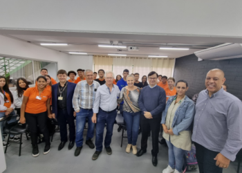 Escola do Sapato de Sapiranga recebe visita do Instituto Brasileiro de Tecnologia do Calçado