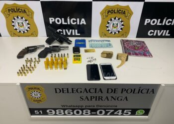 Homem é preso com armas, drogas, dinheiro e chips de celulares em Sapiranga