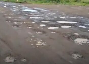 Moradores de Araricá sofrem com as más condições da rua Dois de Dezembro