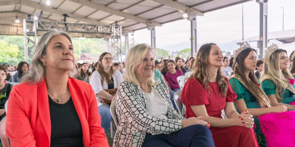 Começou terça (17) a 26ª edição da Feira do Livro de Sapiranga!