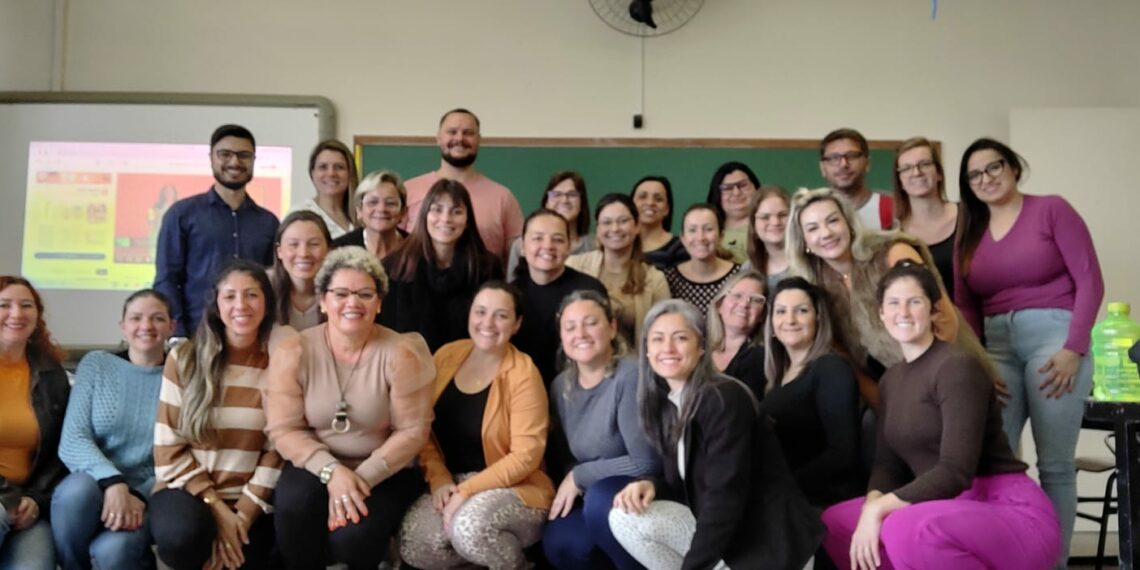 Educadores de Campo Bom recebem especialização em Gestão Escolar