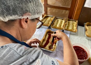 As saborosas cucas produzidas pela Associação Koloniegeschmack, na Festa das Rosas
