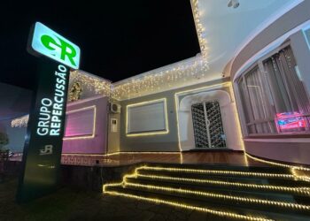 Com projeto exclusivo da Clip, Repercussão ilumina sua sede de Sapiranga para o Natal