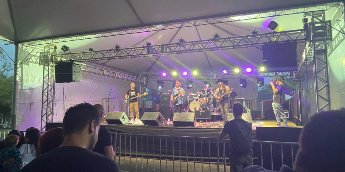 Palcos para a Festa; quatro locais com variados estilos musicais