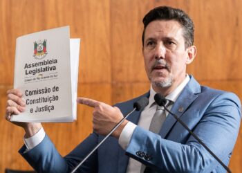 Deputado estadual Delegado Zucco aprova projeto em defesa do consumidor na CCJ
