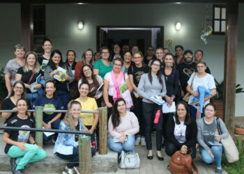 rofessores
participanProfessores participantes do Projeto Coletivo tes Educador, em SapirangaEducador, Sapiranga
Foto: Marina Staudt/PMS