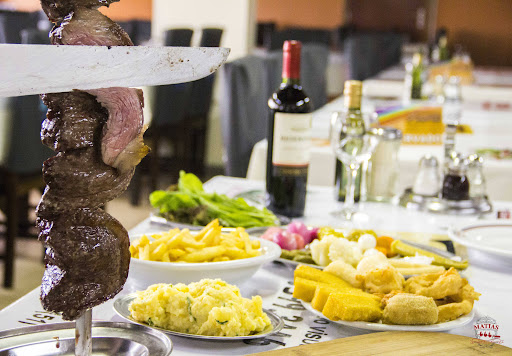 Churrascaria Matias: Tradição de 70 anos em servir o melhor espeto corrido
