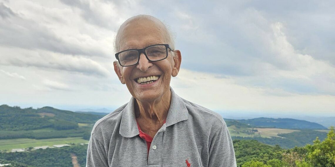 Morre o jornalista e escritor Aurélio Decker