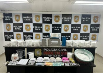 Polícia prende dois e fecha laboratório de refinamento de cocaína em Sapiranga
