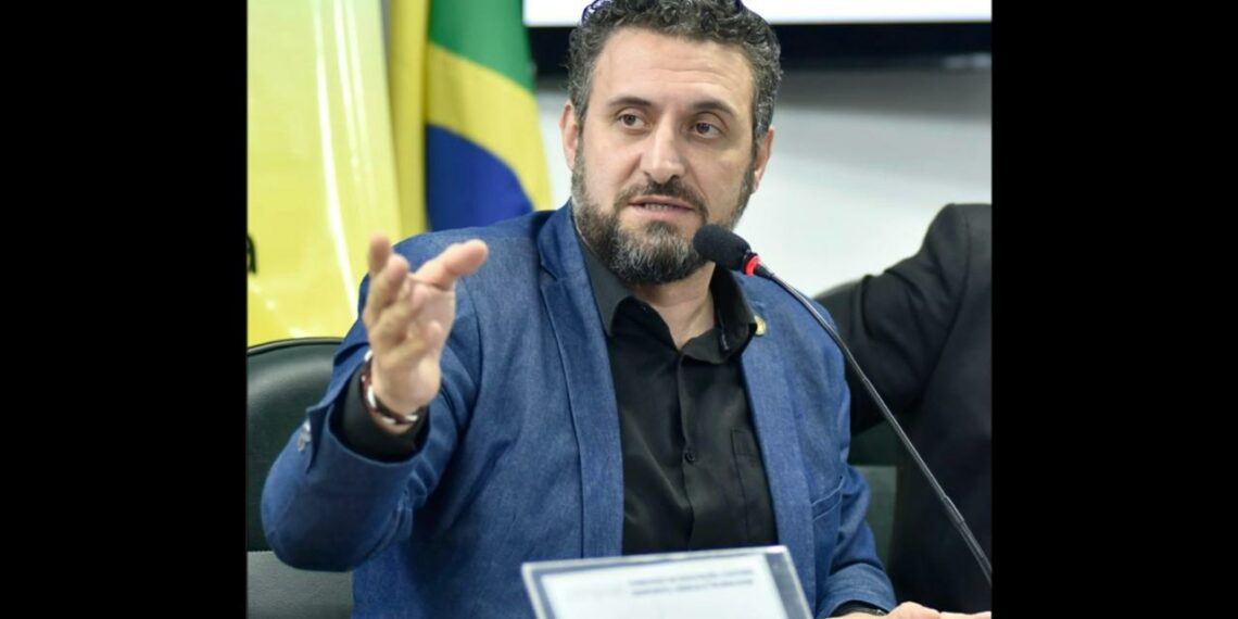 Projeto do deputado estadual Issur Koch, em benefício oftalmológico para estudantes, tem parecer favorável