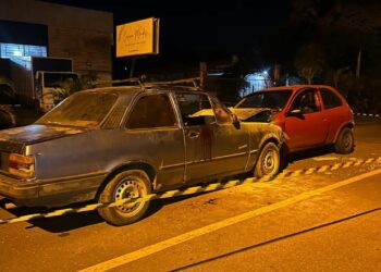 Homem fica gravemente ferido após acidente com dois carros e oito passageiros em Sapiranga