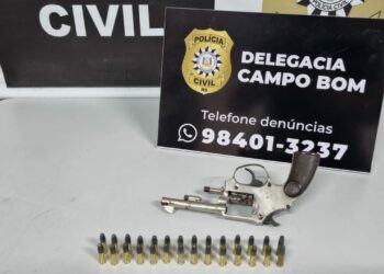 Polícia Civil de Campo Bom prende homem por posse de arma de fogo