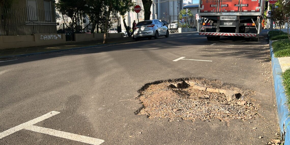 Corsan e Prefeitura de Sapiranga tratam de buracos em vias públicas
