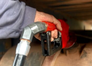 Petrobras anuncia aumento da gasolina e do gás de cozinha