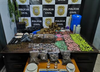 Operação da Polícia Civil resulta em dois presos e um depósito de drogas desarticulado em Campo Bom