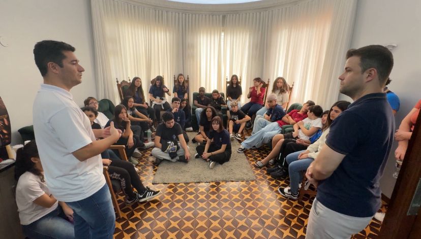 Alunos conhecem história do voo livre em Sapiranga através de documentário produzido pelo Repercussão