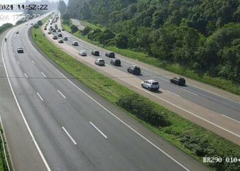 Retorno de feriado provoca congestionamentos nas rodovias da região