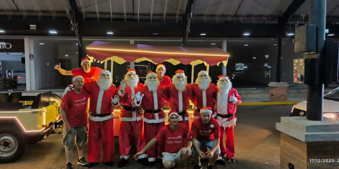 Nova Hartz celebra o Natal com evento que ocorre há 48 anos com papais noéis
