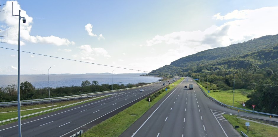 Trânsito intenso na Freeway deve marcar o final de semana rumo ao litoral