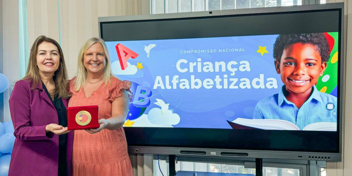 Sapiranga recebe o Selo Ouro do Compromisso Nacional com a Alfabetização
