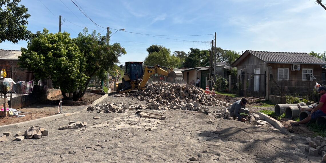 Sapiranga investe em calçamento e melhora acessibilidade de moradores do bairro Floresta