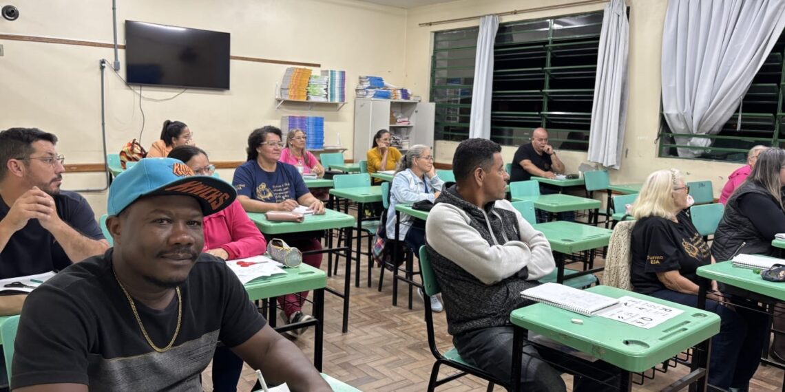 Sapiranga incentiva a alfabetização de adultos através da EJA