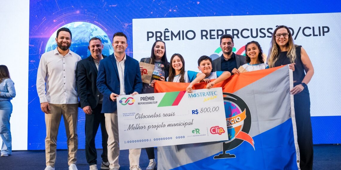 Prêmio Repercussão/Clip reconhece os melhores projetos na Mostratec-Liberato Júnior