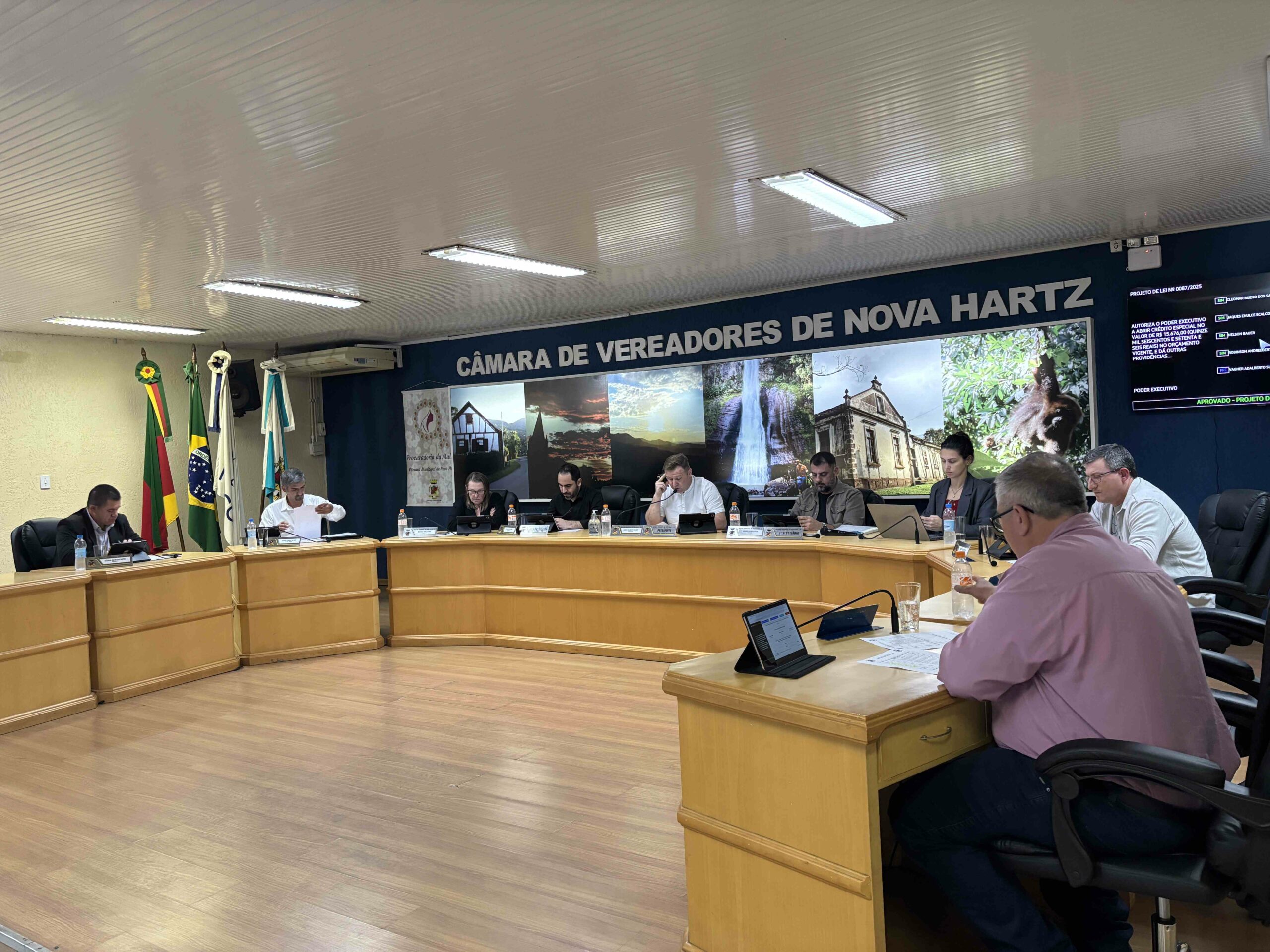 Câmara de Nova Hartz aprova projetos e requerimentos em sessão marcada por união de forças e transparência