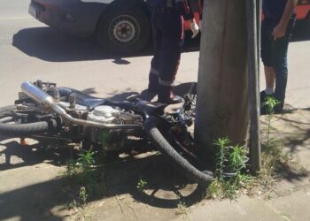 Acidente entre motocicleta e bicicleta deixa mulher ferida em Sapiranga