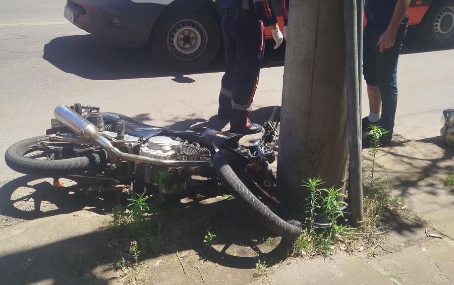 Acidente entre motocicleta e bicicleta deixa mulher ferida em Sapiranga