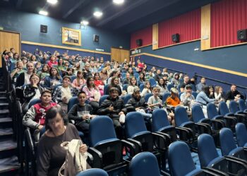 Mais de 200 campeões da Copa Repercussão Sicredi/Clip curtem um dia no cinema