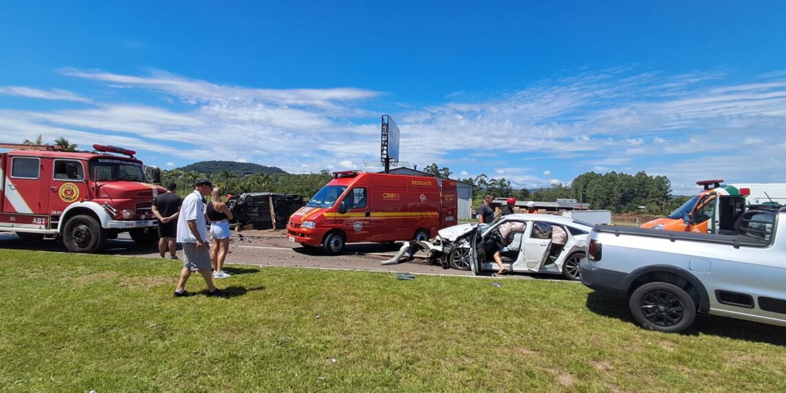 Seis vítimas foram socorridas no grave acidente na RS-239, em Nova Hartz