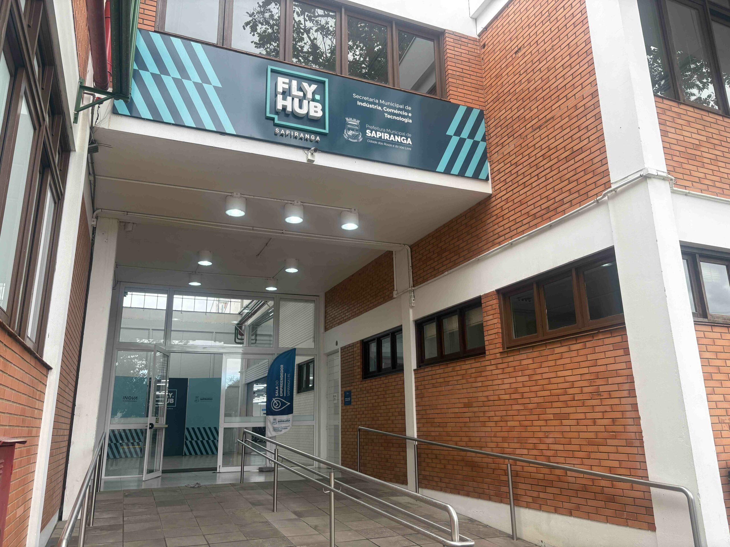 Fly.Hub em Sapiranga fortalece inovação com coworking acessível e moderno