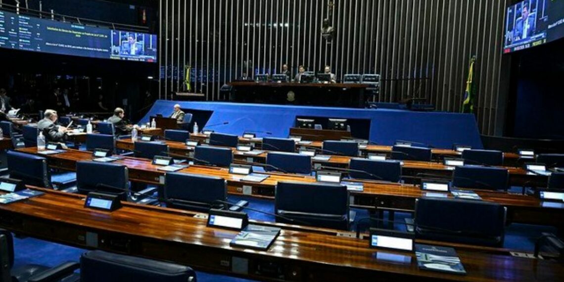 Senado aprova aumento gradual da licença-paternidade para 20 dias